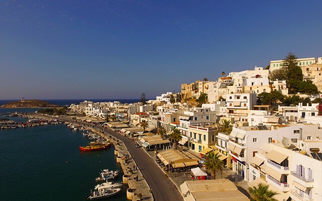 Ein weiteres speed-Fähre-Anfragen ausführen, um Paros und Naxos