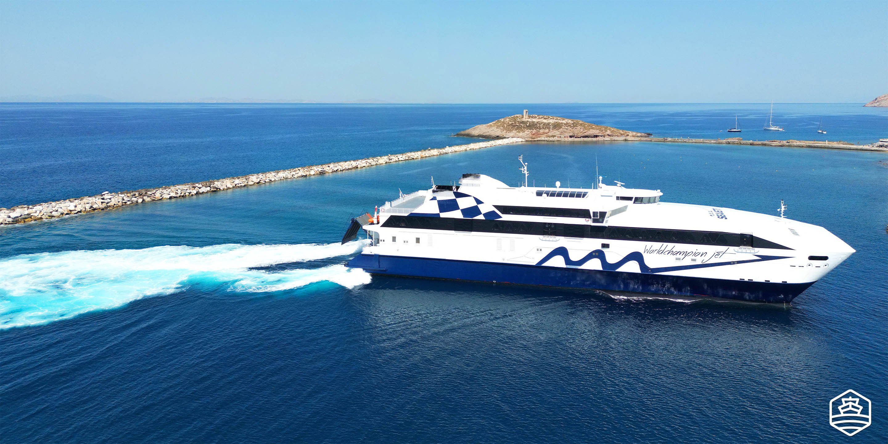 World Champion Jet arrivant au port de Naxos, en provenance de Mykonos