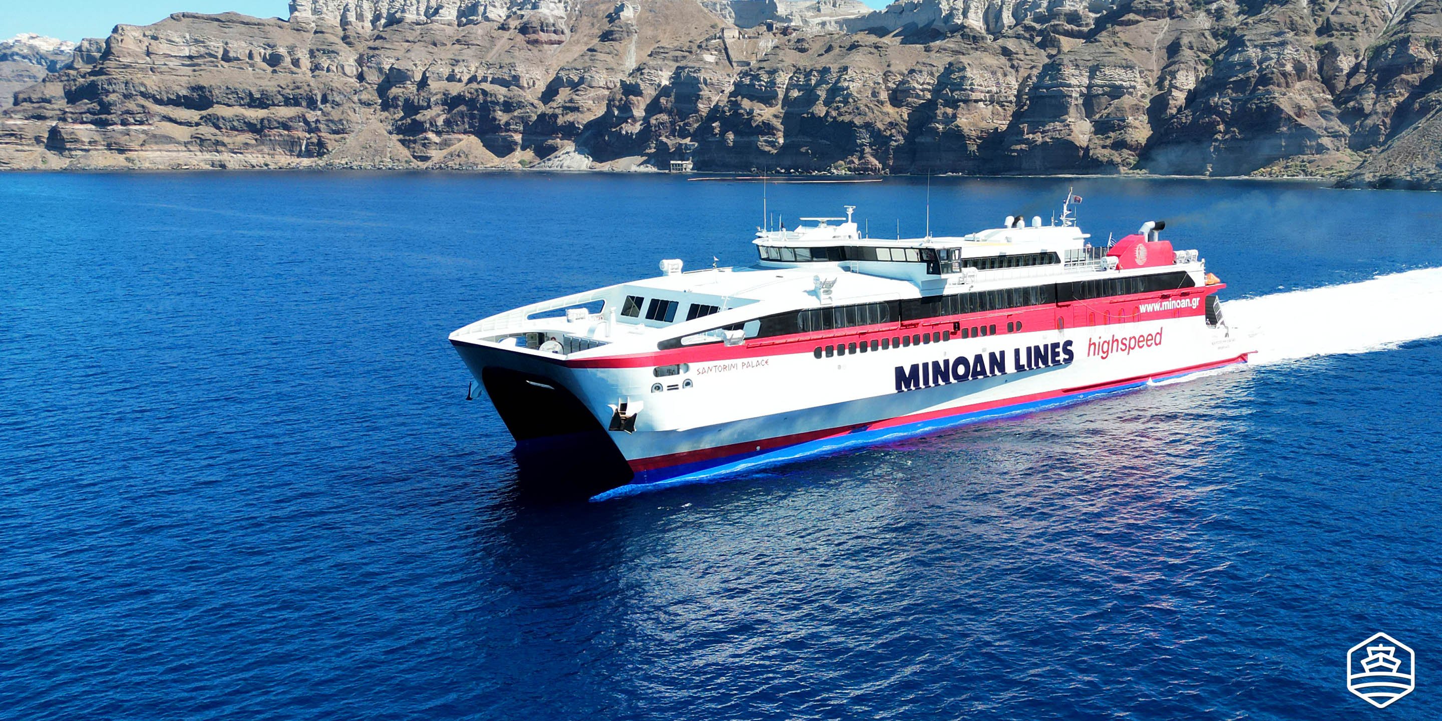 Die Hochgeschwindigkeitsfähre Santorini Palace von Minoan Lines auf der Strecke von Santorin nach Kreta Heraklion