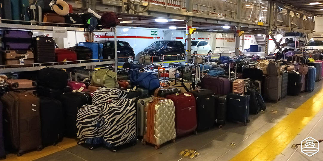 Luggage storage in the World Champion Jet