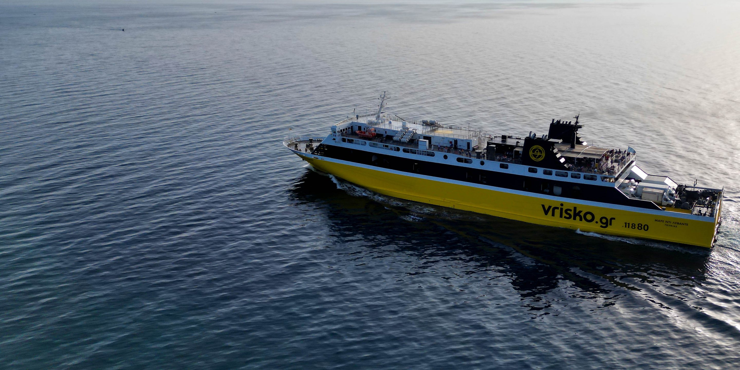 Le ferry conventionnel Mare Di Levante reliant Kyllini à Céphalonie